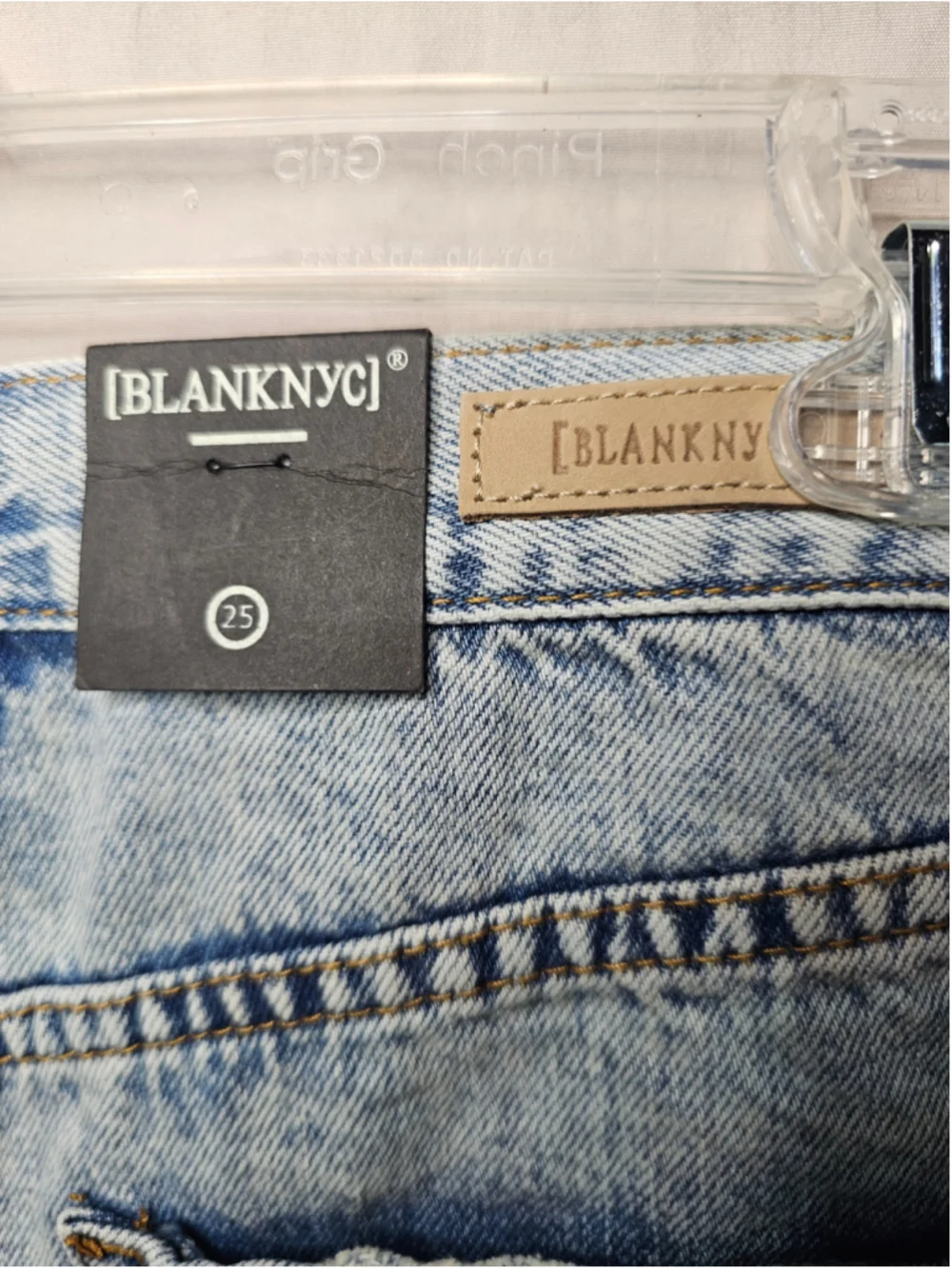 BLANKNYC The Barrow Vintage High Rise Distressed Denim Shorts NWT Size 25
